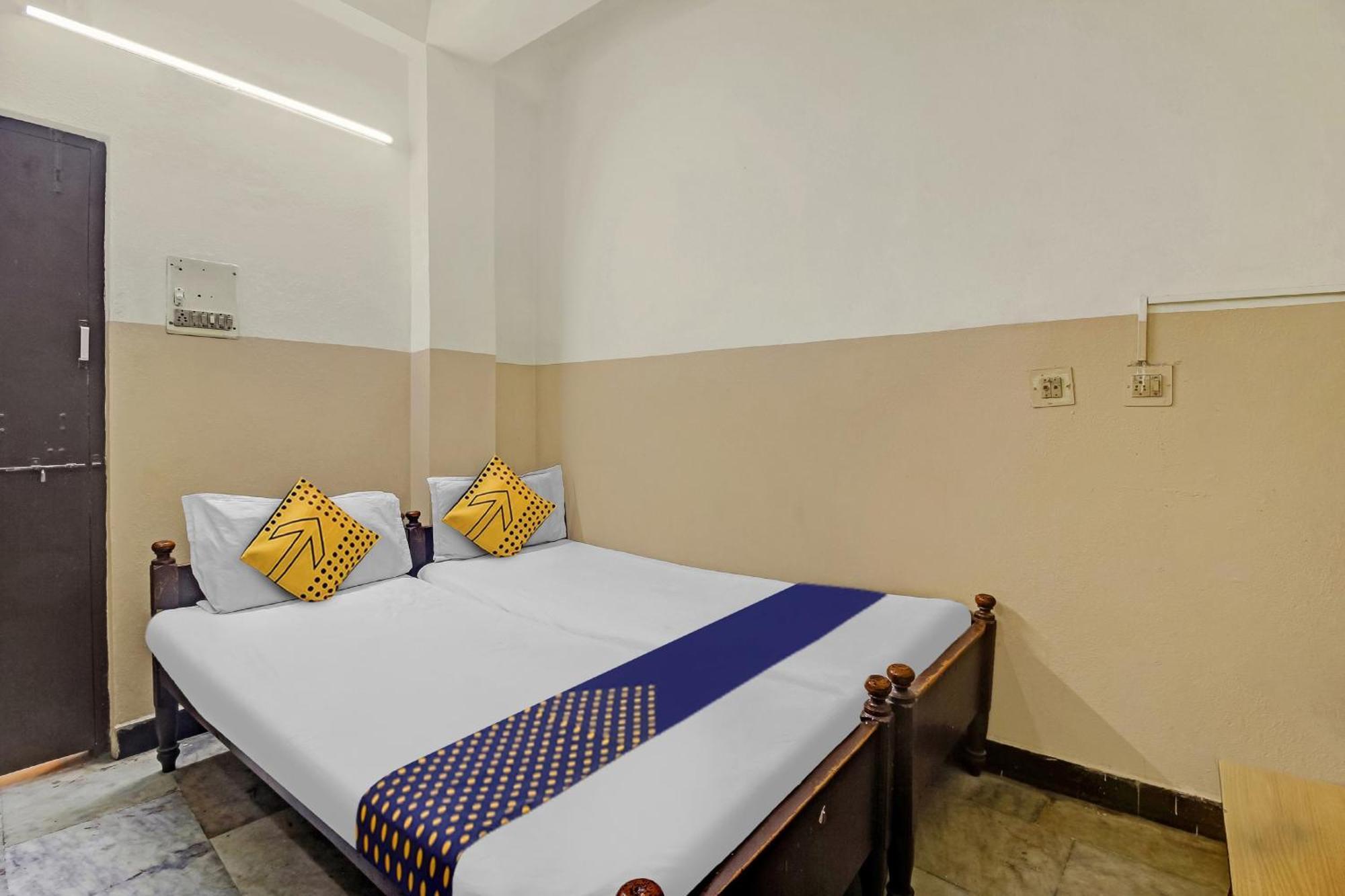 Hotel O Bhavani Rest Rooms Hyderabad Exterior photo