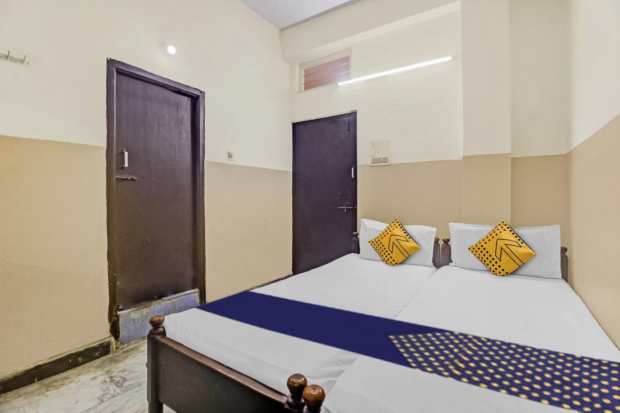 Hotel O Bhavani Rest Rooms Hyderabad Exterior photo