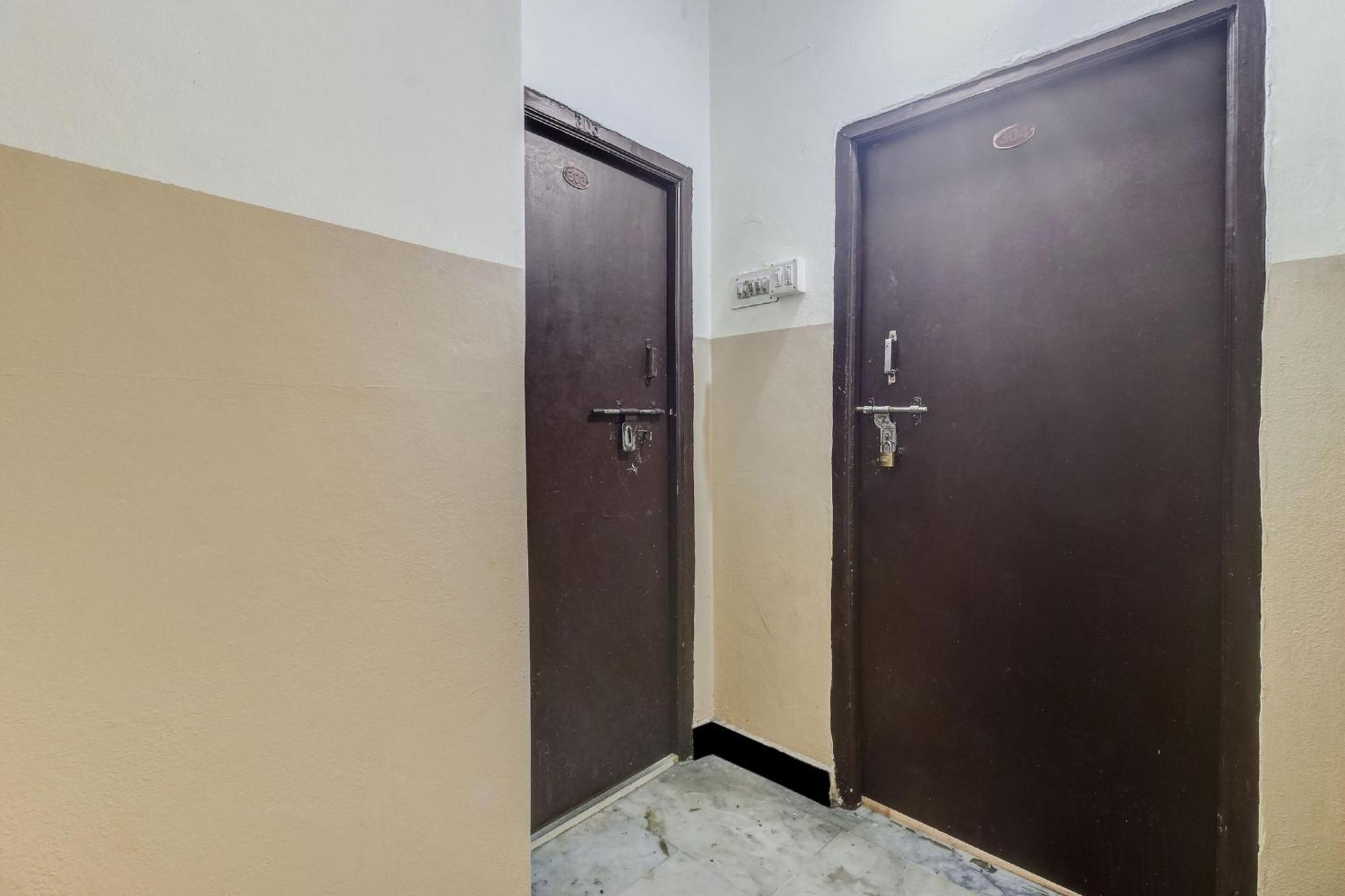 Hotel O Bhavani Rest Rooms Hyderabad Exterior photo