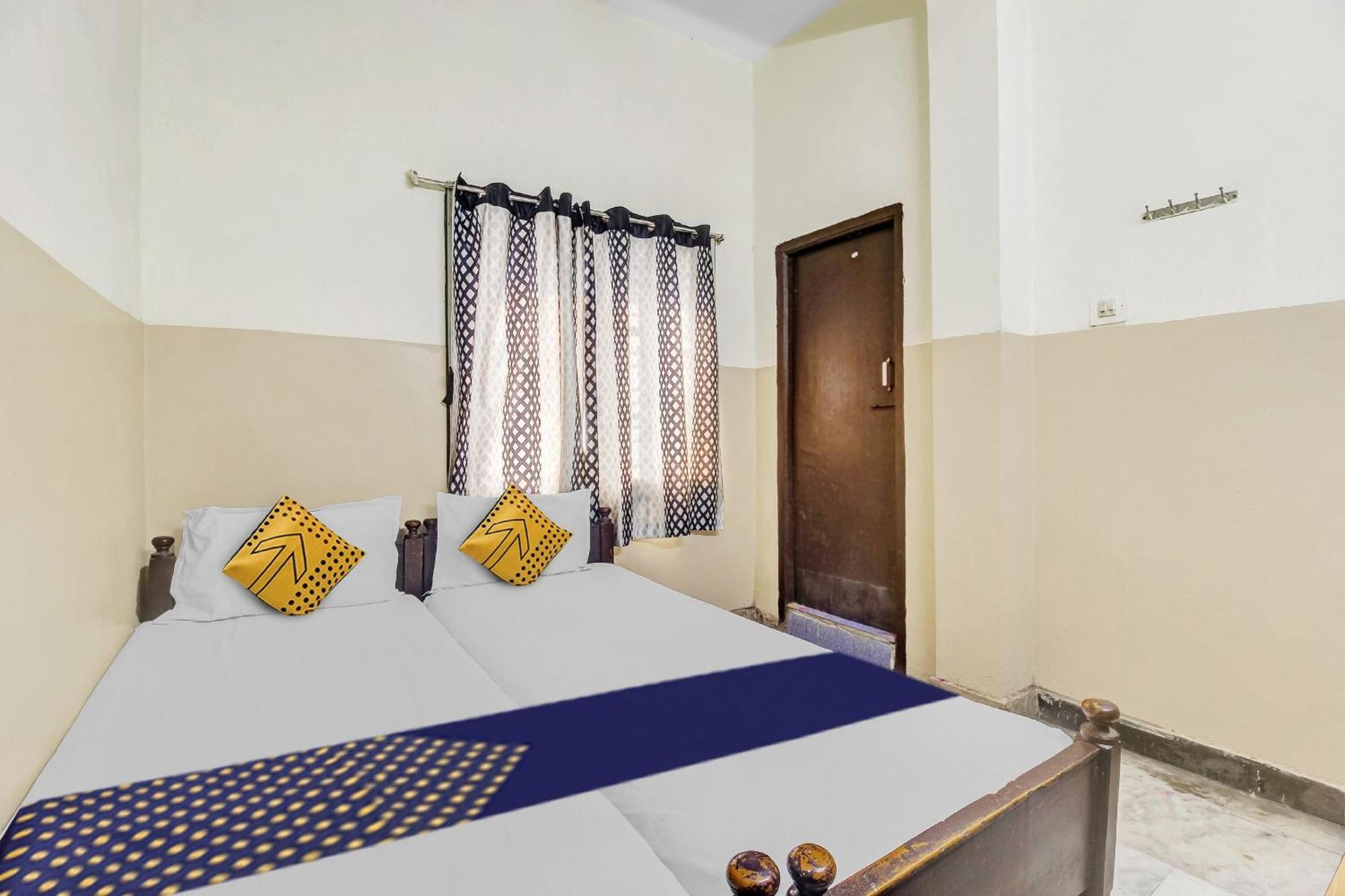 Hotel O Bhavani Rest Rooms Hyderabad Exterior photo