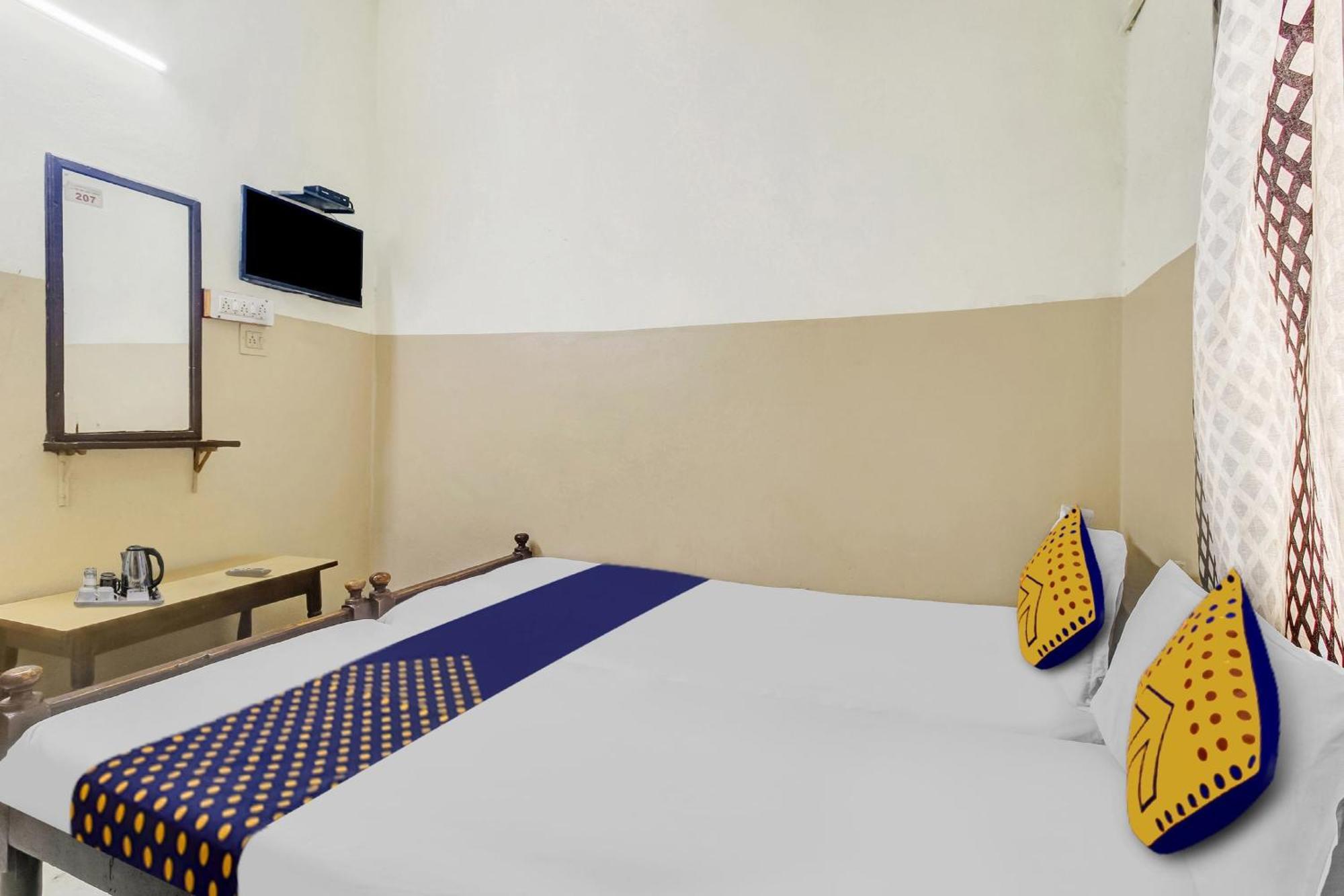 Hotel O Bhavani Rest Rooms Hyderabad Exterior photo